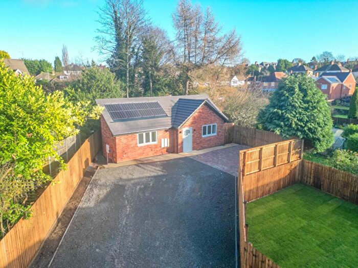 2 Bedroom Detached Bungalow For Sale In Hollycroft, Hinckley, LE10