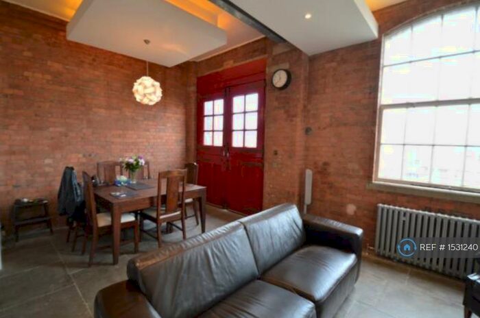 Studio To Rent In Morris Road, London, E14