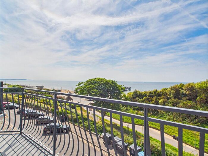 2 Bedroom Apartment For Sale In Undercliff Road, Bournemouth, Dorset, BH5