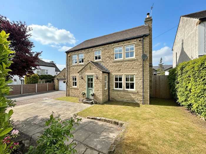 5 Bedroom Detached House For Sale In London Lane, Rawdon, LS19