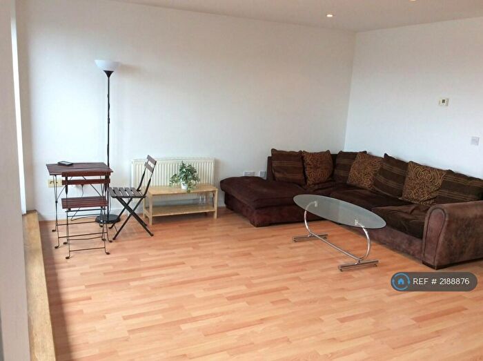 2 Bedroom Flat To Rent In Meadowside Quay Square, Glasgow, G11