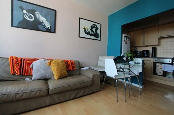 2 Bedroom Flat To Rent In Newington Causeway, Elephant And Castle, SE1