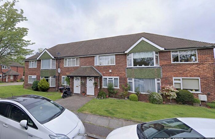 2 Bedroom Maisonette To Rent In Sterling Avenue, Edgware, HA8