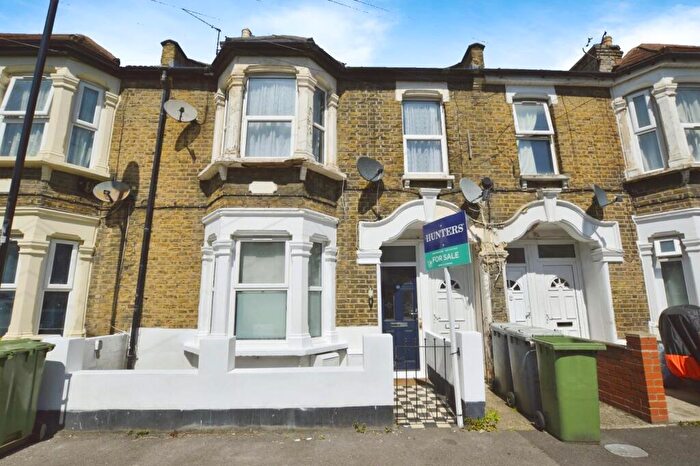 2 Bedroom Flat For Sale In Kildare Road, Canning Town, E16