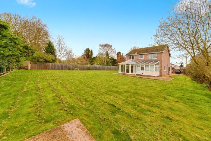 4 Bedroom Detached House For Sale In Hautboy Lane, Warmington, Peterborough, PE8