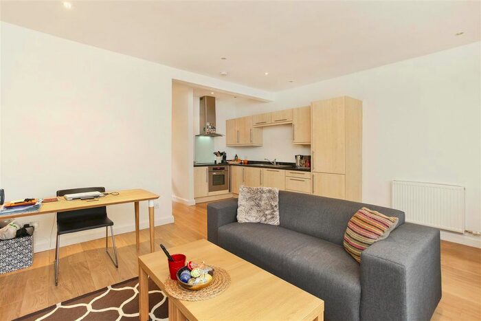 2 Bedroom Flat To Rent In Agate Road, Brackenbury, London, W6