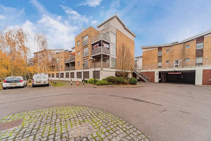 2 Bedroom Flat For Sale In Kingfisher Meadow, Maidstone, ME16