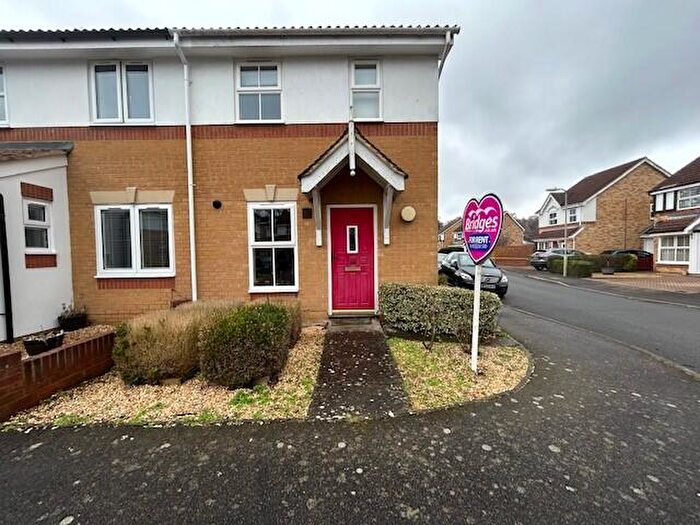 2 Bedroom Semi Detached House To Rent In Tarn Close, Farnborough, GU14
