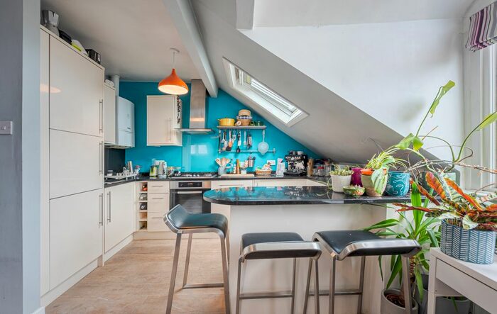 2 Bedroom Flat To Rent In Tierney Road, London, SW2