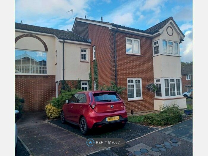 1 Bedroom Flat To Rent In Downswood, Maidstone, ME15