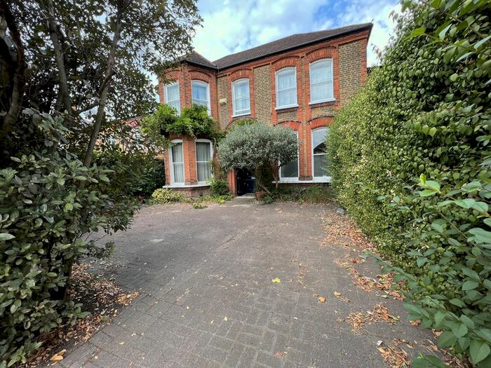 5 Bedroom Detached House To Rent In Brownhill Road, London, SE6