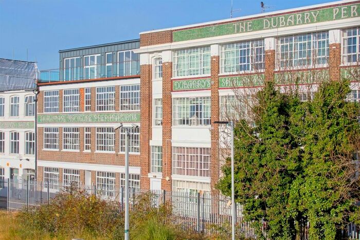 2 Bedroom Flat To Rent In Hove Park Villas, Hove, BN3