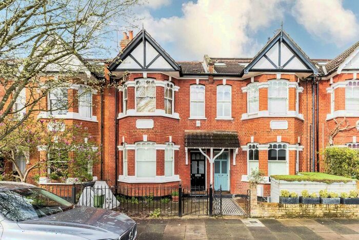 2 Bedroom Flat To Rent In Kingscote Road, London, W4