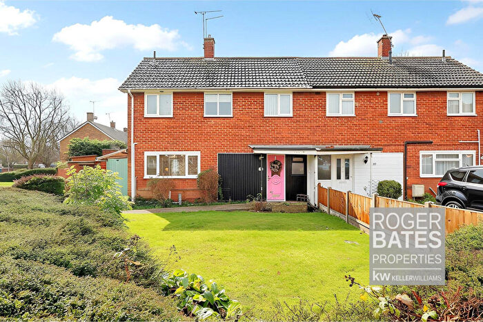 3 Bedroom Semi Detached House For Sale In Whitmore Way, Basildon, SS14