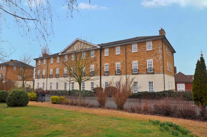 2 Bedroom Flat To Rent In Churchill Court, Waterside, OX2