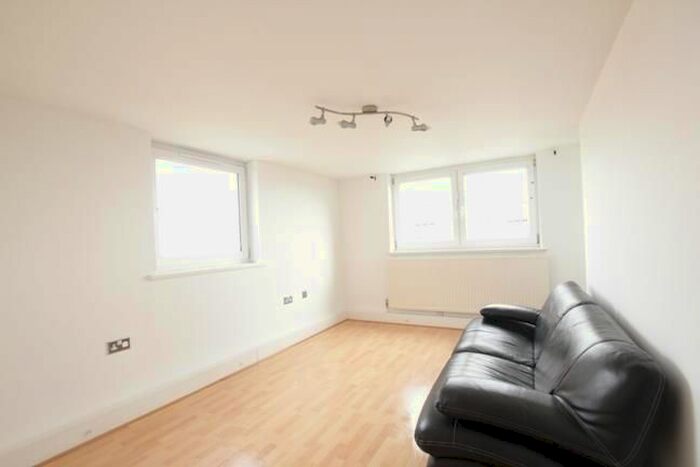 1 Bedroom Flat To Rent In Finsbury House, Wood Green, N22