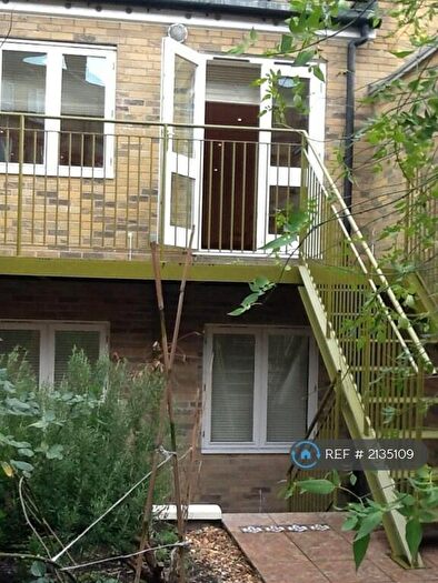 2 Bedroom Flat To Rent In Lower Road, London, SE16