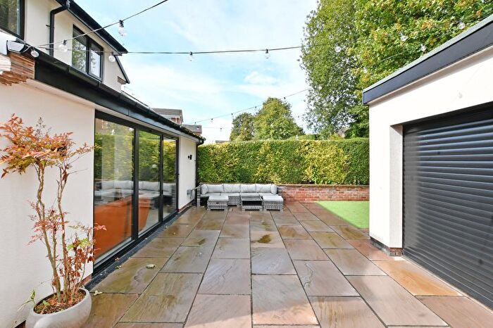3 Bedroom Detached House For Sale In Meadow View Road, Meadowhead, Sheffield, S8