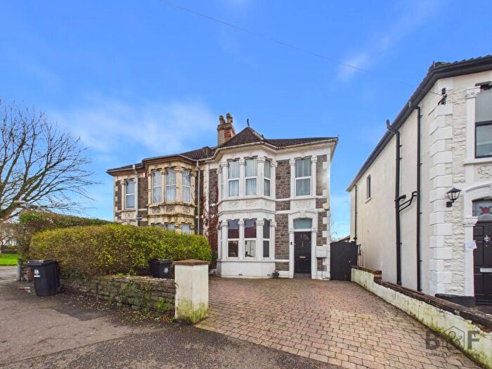 3 Bedroom Semi Detached House For Sale In Lodge Causeway, Fishponds, Bristol, BS16