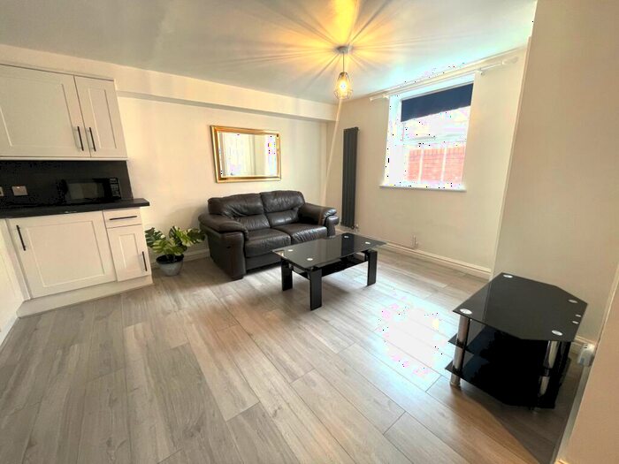 1 Bedroom Apartment To Rent In Buckingham Road, Liverpool, L13