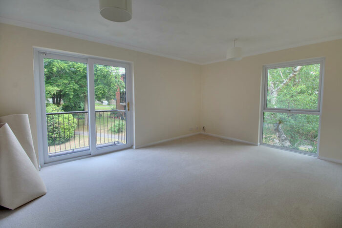 2 Bedroom Apartment To Rent In Hillcrest, Farnham, GU9