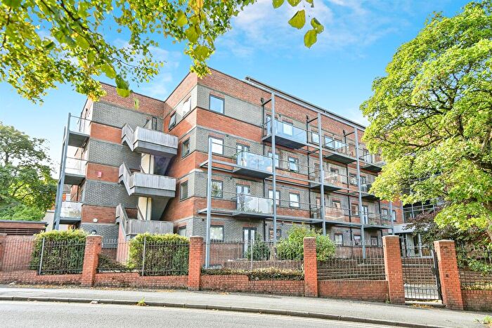 1 Bedroom Flat For Sale In Victoria Road, Swindon, SN1