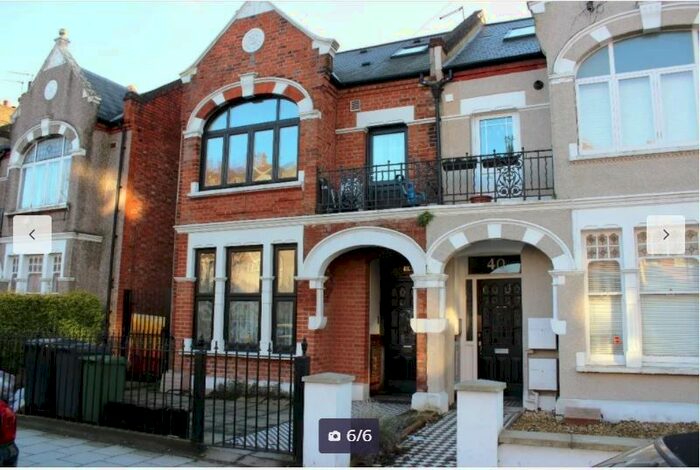 2 Bedroom Flat To Rent In Gleneldon Road, Streatham, SW16