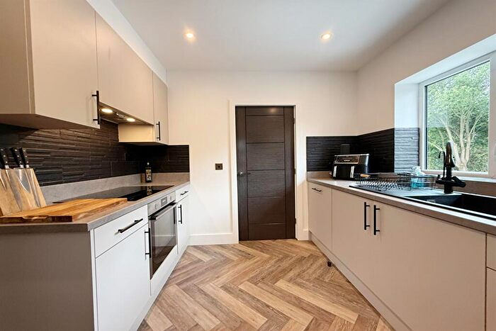 5 Bedroom Detached House For Sale In Victoria Way, Bramhall, SK7