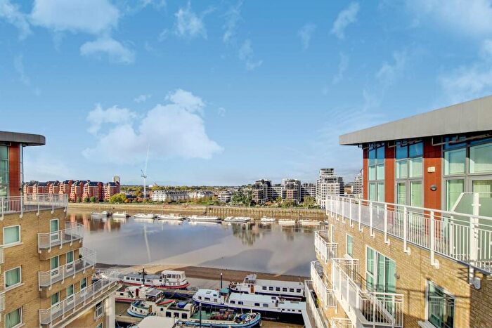 3 Bedroom Flat For Sale In Oyster Wharf, Battersea, London, SW11