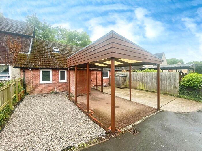 4 Bedroom Bungalow To Rent In Blue Gates Road, Leicester, Leicestershire, LE4