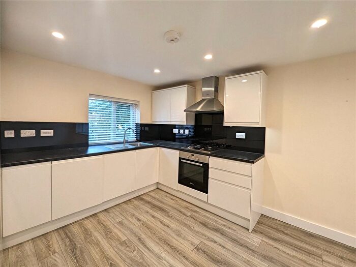 1 Bedroom Flat To Rent In Swakeleys Road, Ickenham, Uxbridge, UB10