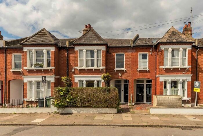 2 Bedroom Maisonette To Rent In Tenham Avenue, London, SW2