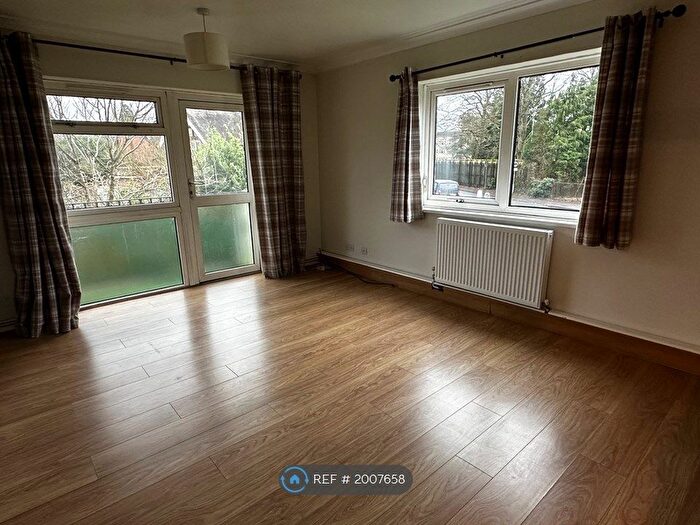 2 Bedroom Flat To Rent In Chiltington Court, Horsham, RH12