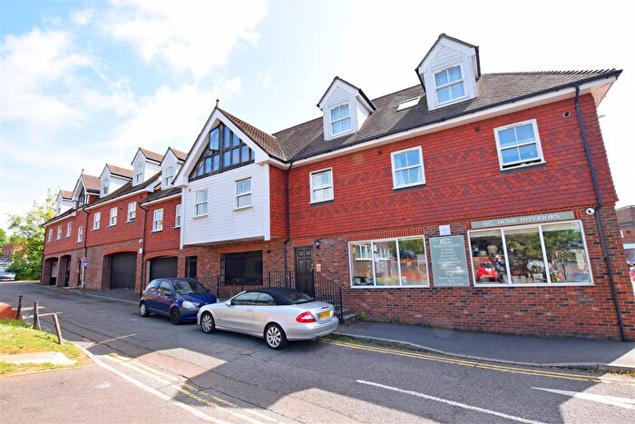 2 Bedroom Flat To Rent In Bell Farm Lane, Uckfield, TN22