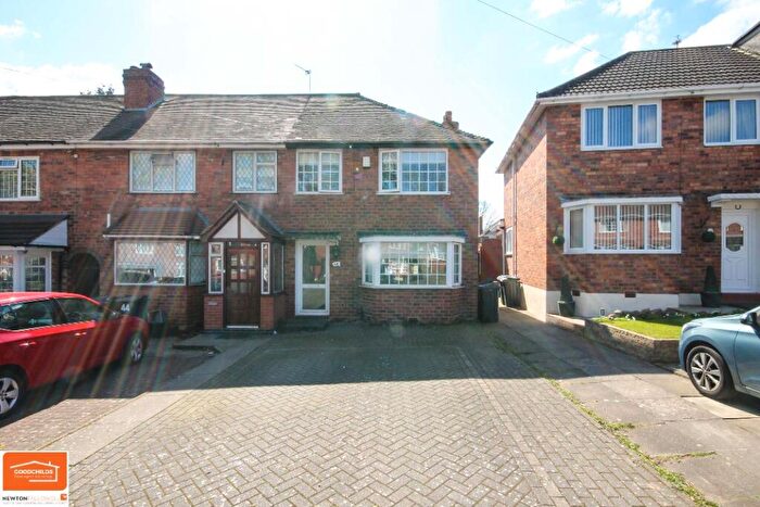 3 Bedroom Semi Detached House To Rent In Sterndale Road, Birmingham, B42