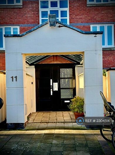 1 Bedroom Flat To Rent In Gloucester Square, London, E2