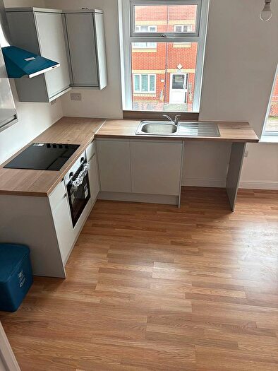 3 Bedroom Maisonette To Rent In Broadway, Cardiff, CF24