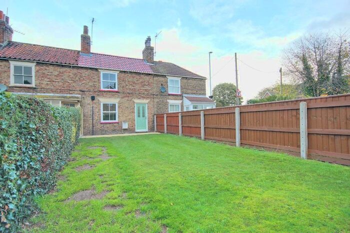 2 Bedroom Property To Rent In South Street, Leven, Beverley, HU17