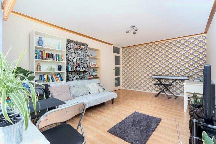 2 Bedroom Flat To Rent In Honor Oak Road, SE23