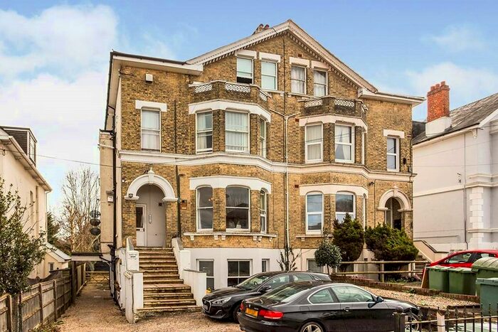 Studio To Rent In Queens Road, Tunbridge Wells, Kent, TN4