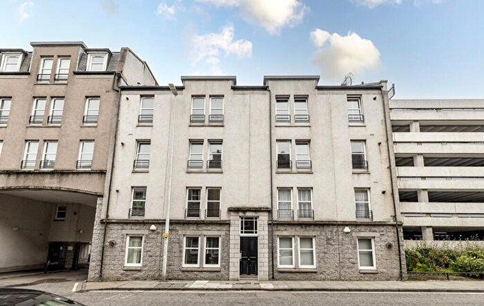 2 Bedroom Flat To Rent In Chapel Street, Aberdeen, AB10
