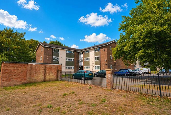 2 Bedroom Flat For Sale In Thorrington Bold, Woodland Avenue, Hutton, Brentwood, CM13