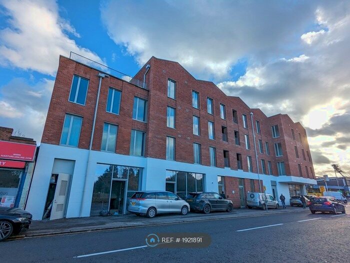 1 Bedroom Flat To Rent In Vicarage Road, Watford, WD18