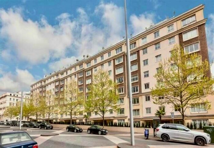 3 Bedroom Flat To Rent In Montrose Court, Princes Gate, London, SW7