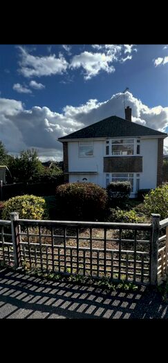 3 Bedroom House To Rent In Uffington Close, Tilehurst, Reading, RG31