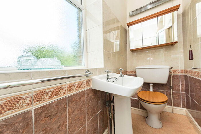 3 Bedroom Terraced House For Sale In Station Terrace, Skelmanthorpe, HD8