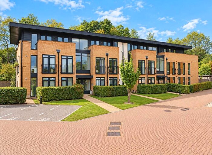 2 Bedroom Apartment For Sale In Rye Common Lane, Crondall, Farnham, GU10