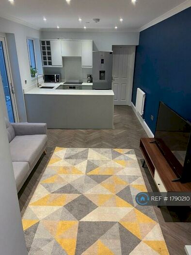 2 Bedroom Flat To Rent In Roath, Cardiff, CF24