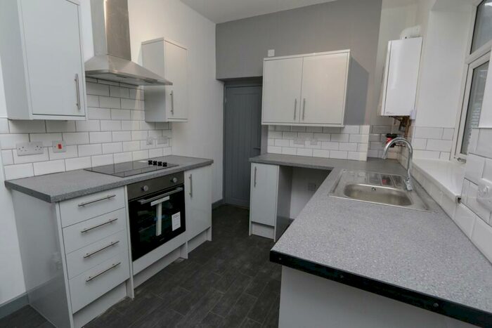 Flat To Rent In Flat, Wellington Street, Stoke-on-Trent, Staffordshire, ST1