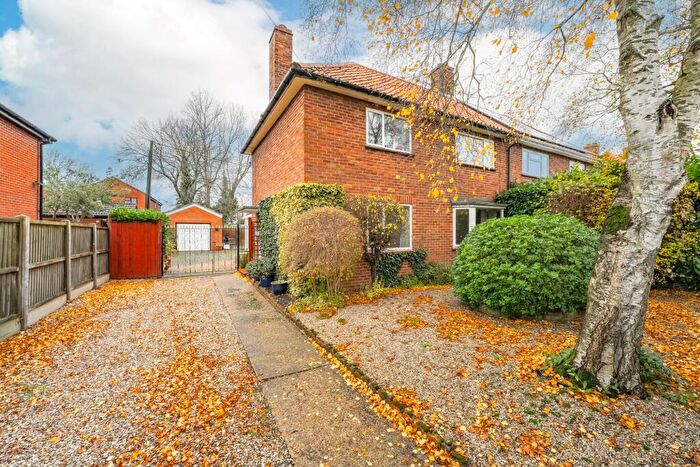 3 Bedroom Semi-Detached House For Sale In Sir Edward Stracey Road, Rackheath, NR13